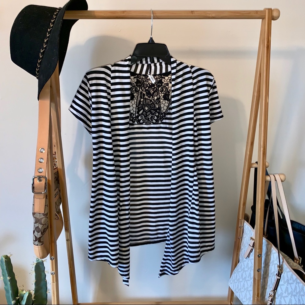 black and white top🖤